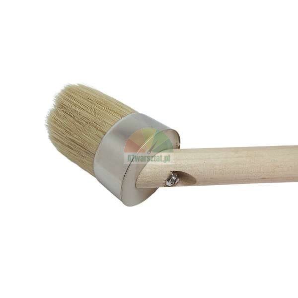 Angled round radiator brush with light bristles and a natural wooden handle.