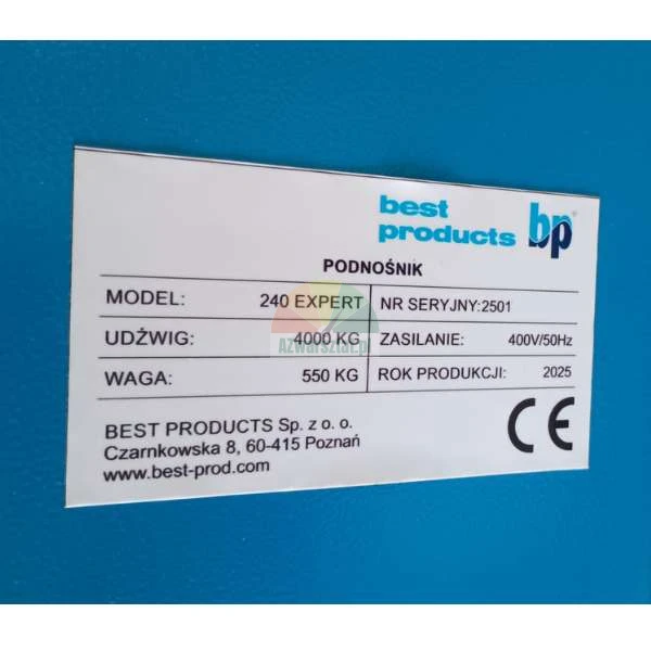 Rating plate of the BEST LIFT 240 EXPERT car lift with 4000 kg capacity